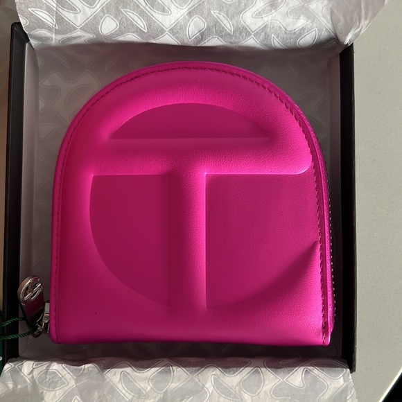 Telfar Wallet Azalea - Picture 3 of 4